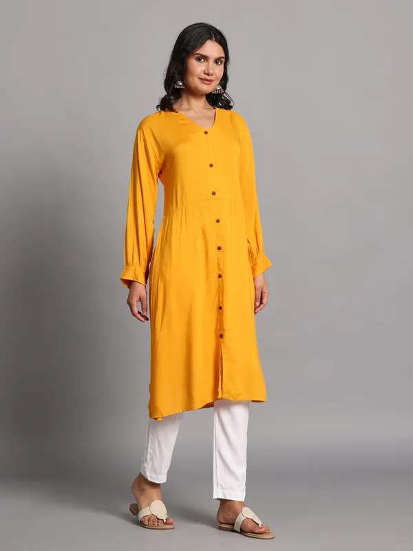 VALUE_CREATION_V-Neck_Kurti