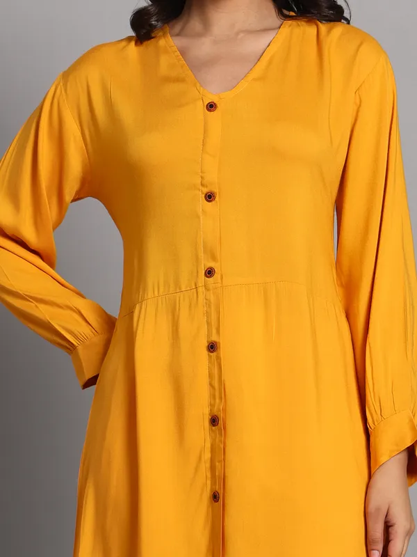 VALUE_CREATION_V-Neck_Kurti