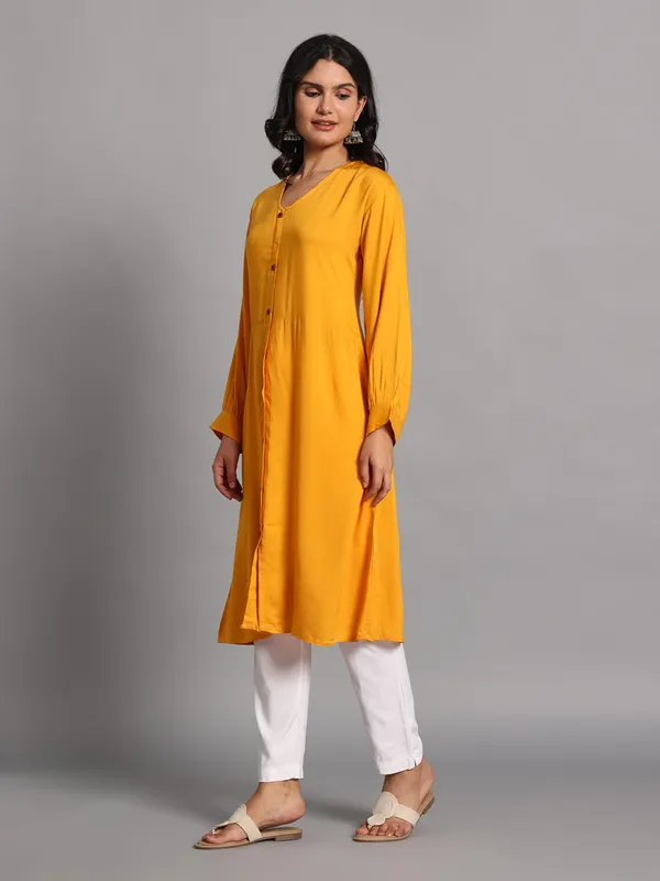 VALUE_CREATION_V-Neck_Kurti