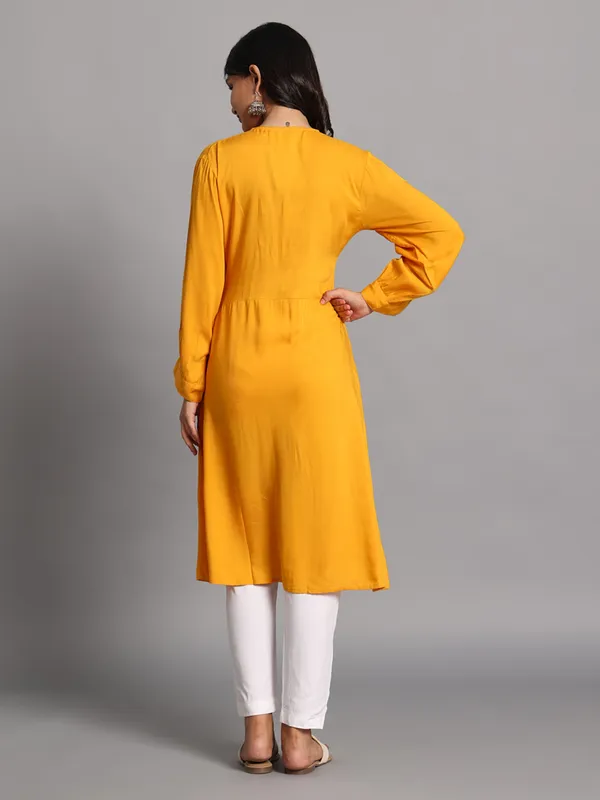 VALUE_CREATION_V-Neck_Kurti