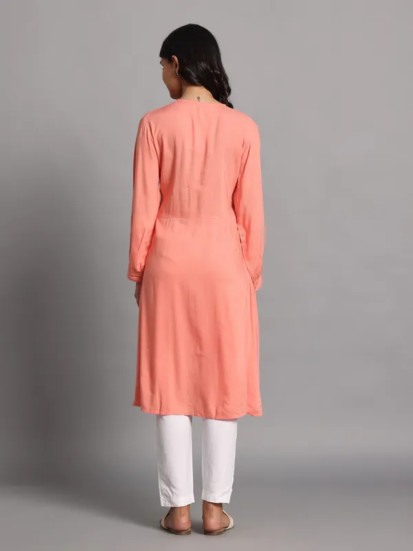 VALUE_CREATION_V-Neck_Kurti
