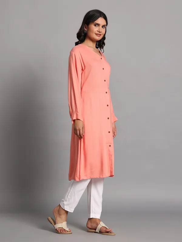 VALUE_CREATION_V-Neck_Kurti
