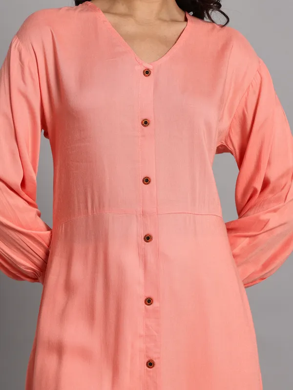 VALUE_CREATION_V-Neck_Kurti