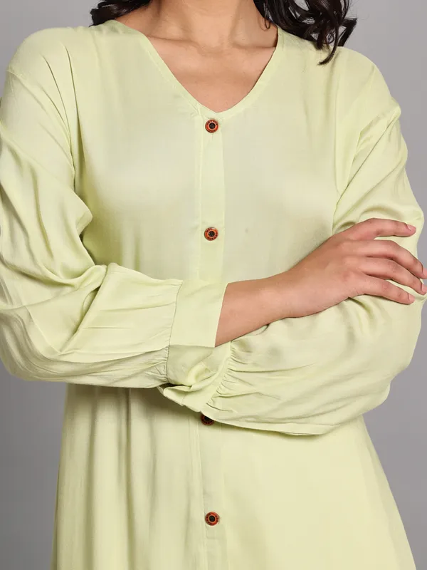 VALUE_CREATION_V-Neck_Kurti