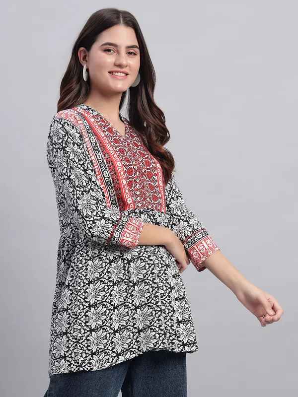VALUE_CREATION_Floral_Print_Mandarin_Collar_Kurti