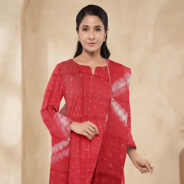 Red_Chanderi_Cotton_Premium_And_Elegant_Kurta_With_Dupatta_For_Women