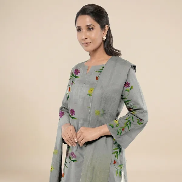 Grey_Cotton_Premium_And_Elegant_Kurta_With_Dupatta_For_Women
