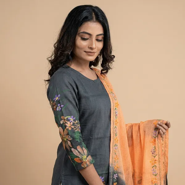 Grey_And_Orange_Cotton_Premium_And_Elegant_Kurta_Set_For_Women