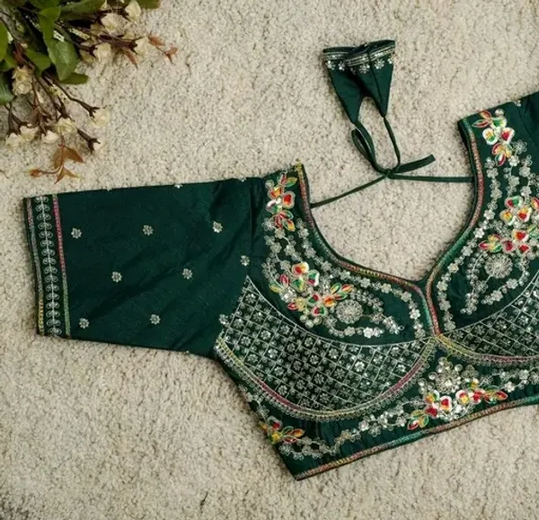 Embroidered_Black_Saree_Blouse_With_Floral_Mirror_Work