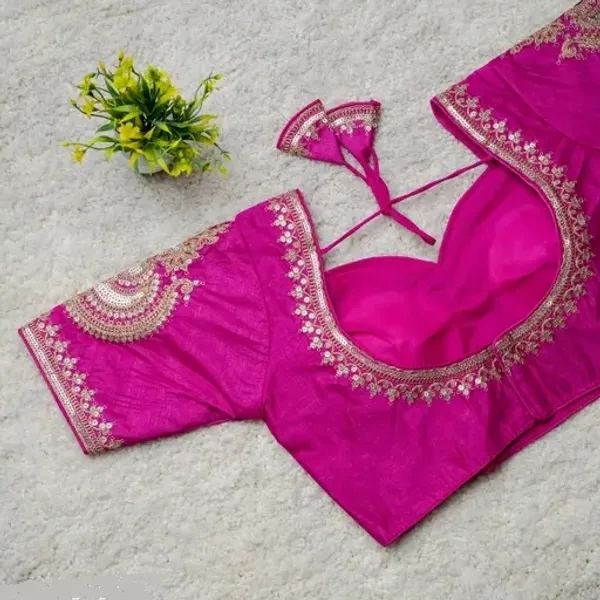 Magenta_Embroidered_Saree_Blouse_With_Golden_Work