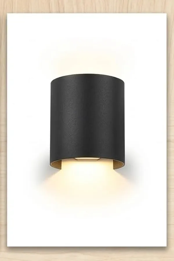 White_Metal_Wall_Light_For_Outdoor