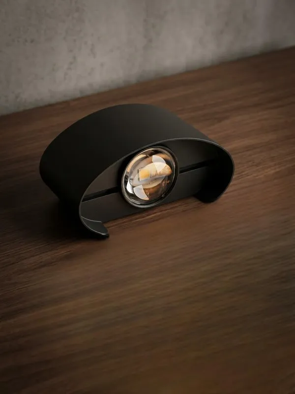 White_Metal_Wall_Light_For_Outdoor