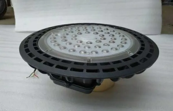 White_Metal_High_Bay_Light_For_Commercial