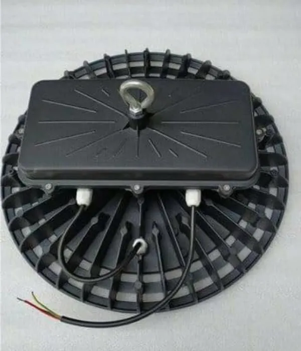 White_Metal_High_Bay_Light_For_Commercial