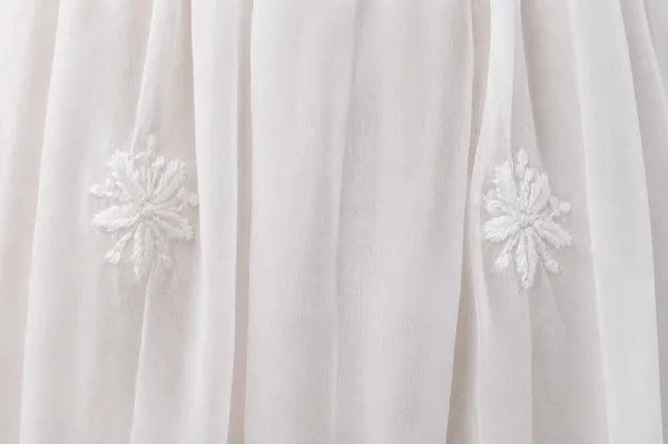 Mandrian__collar_White_Cotton_Top_With_all_over_chikankari_butti