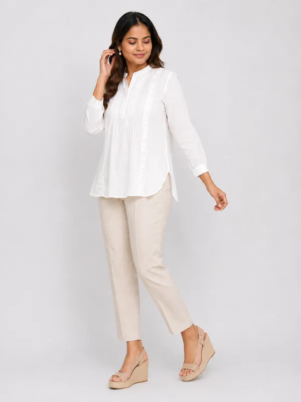 Mandrian_collar_white_cotton_top_with_chikankari_stripe_embroidery