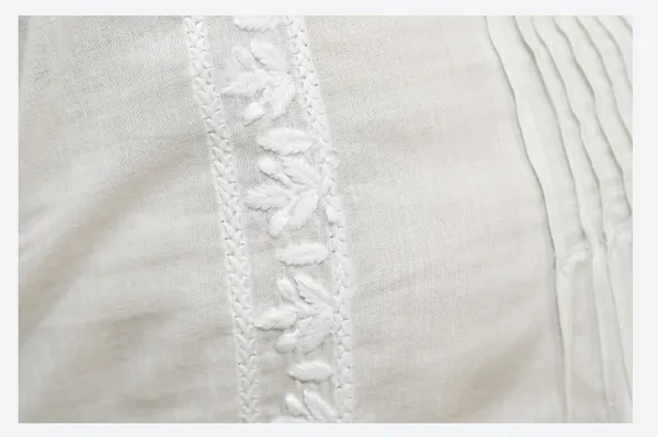 Mandrian_collar_white_cotton_top_with_chikankari_stripe_embroidery