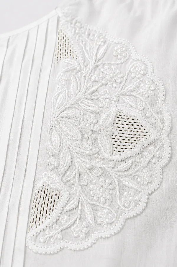White__mandarian_collar_mul_Cotton_chikankari_top_with_jaali__Design