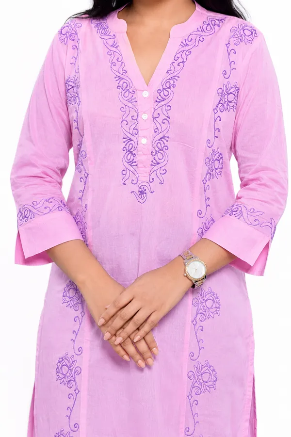 Pink_mulmul_Cotton_Kurti_with_lotus_chikankari_detailing