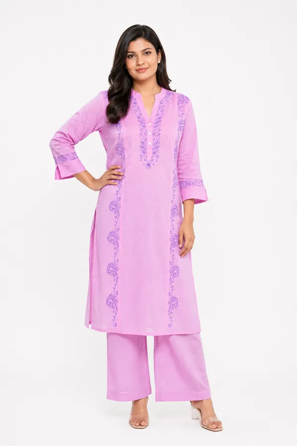 Pink_mulmul_Cotton_Kurti_with_lotus_chikankari_detailing