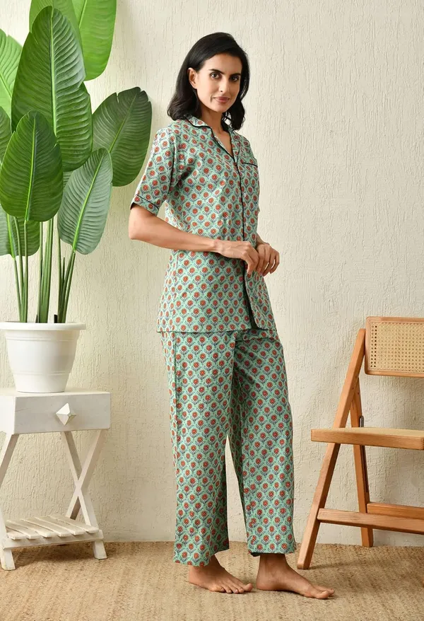 Women_S_Cotton_Floral_Printed_Lapel_Collar_Night_Suit