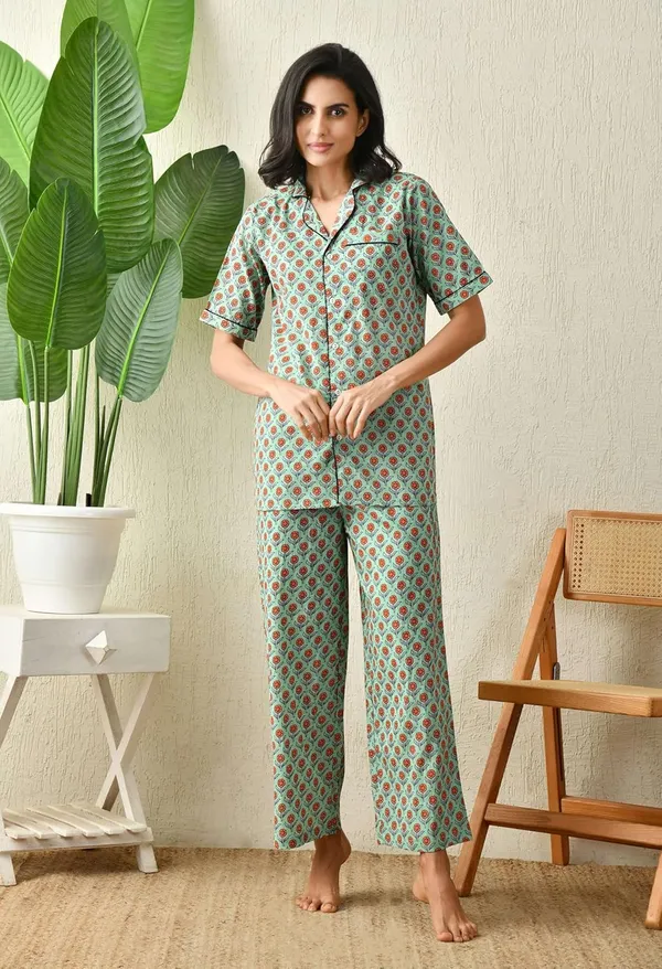 Women_S_Cotton_Floral_Printed_Lapel_Collar_Night_Suit