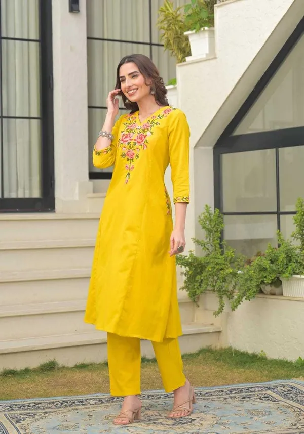 Women_S_Cotton_Embroidered_Kurti_With_Pant