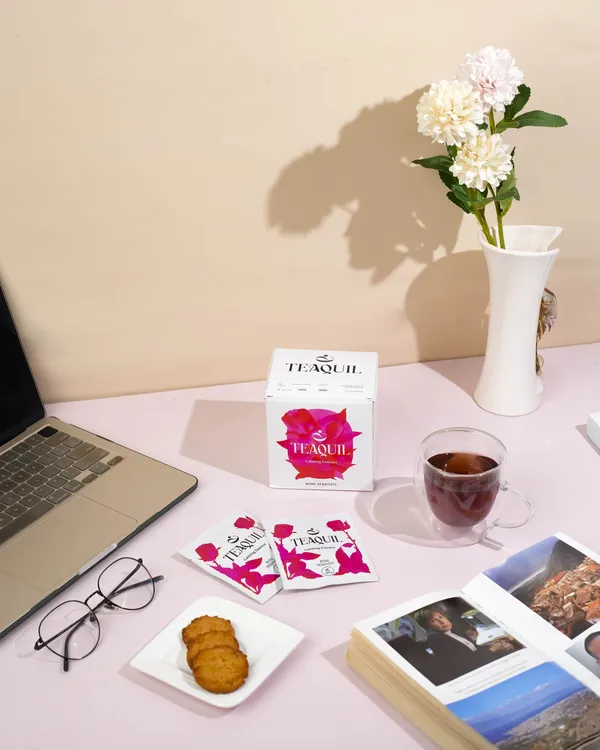 Rose_Hibiscus_Tulsi_Calming_Floral_Tea_&_Saffron_Kahwa_Green_Tea_Spiced_Infusion_(Pack_of_2)