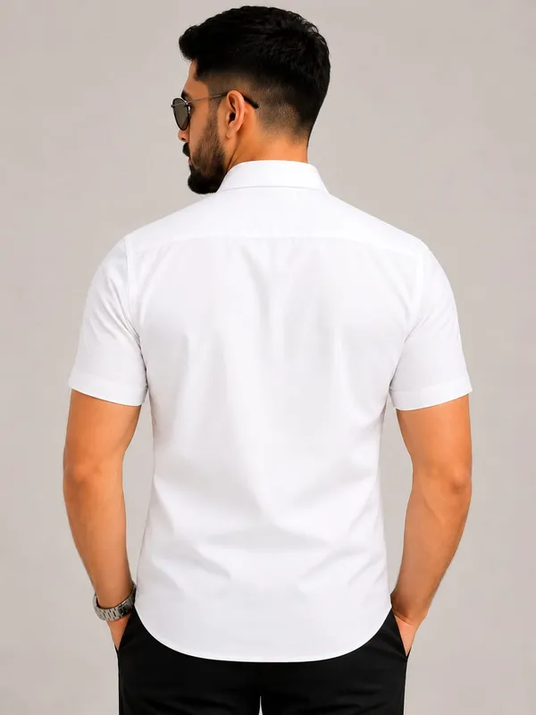 Drexo_Men's_Cotton_Oxford_Half_Sleeve_Solid_Shirt