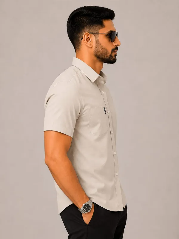 Drexo_Men's_Cotton_Oxford_Half_Sleeve_Solid_Shirt