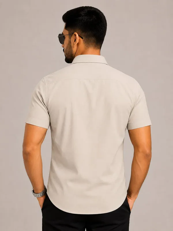 Drexo_Men's_Cotton_Oxford_Half_Sleeve_Solid_Shirt