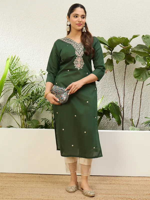 Kivra_Yellow_Women_Kurta_and_Pant_Dupatta_Sets_Silk_Fabrics_with_Embroidery