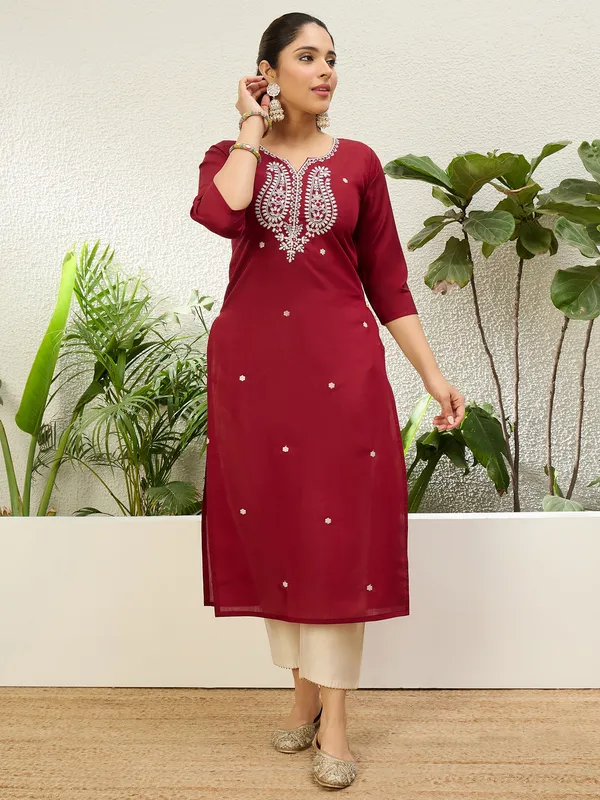 Kavya_Silk_Blend_Embroidered_Straight_Kurta_Set_with_Trousers_&_Dupatta
