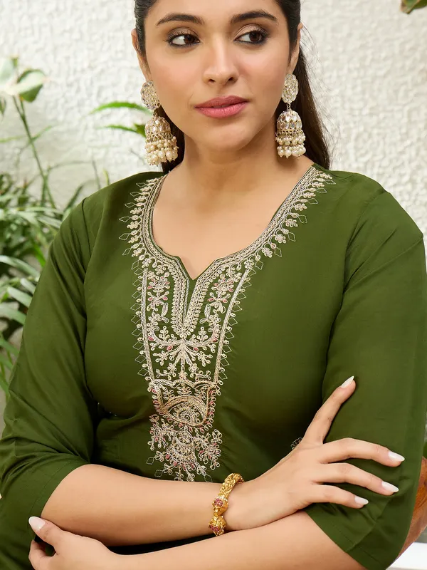 Rani_Embroidred_Kurta_Sets_with_Sequins_Work_Women_Suits