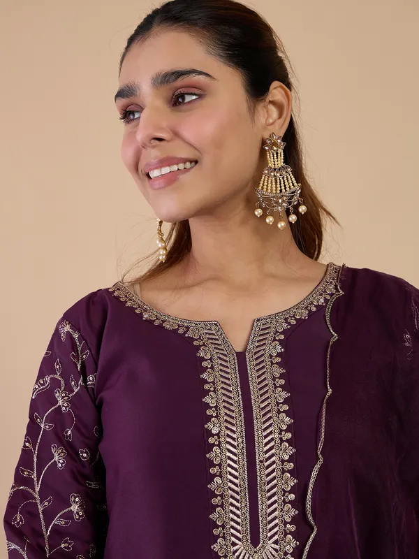Beige_Elegant_Silk_Kurta_Pant_Set