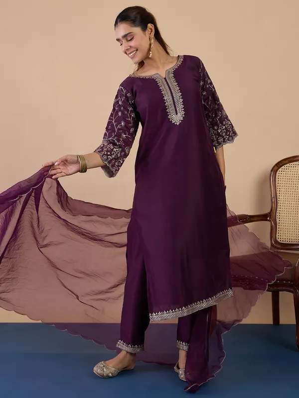 Beige_Elegant_Silk_Kurta_Pant_Set