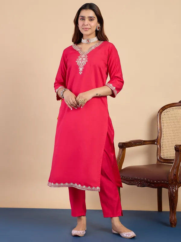 Purple_Women�s_Traditional_Kurta_Pant_Set_with_Dupatta