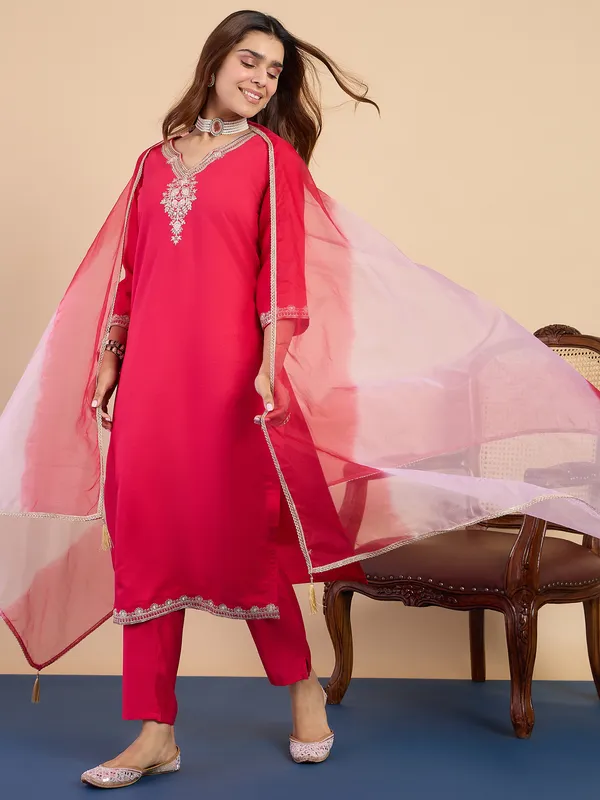 Purple_Women�s_Traditional_Kurta_Pant_Set_with_Dupatta