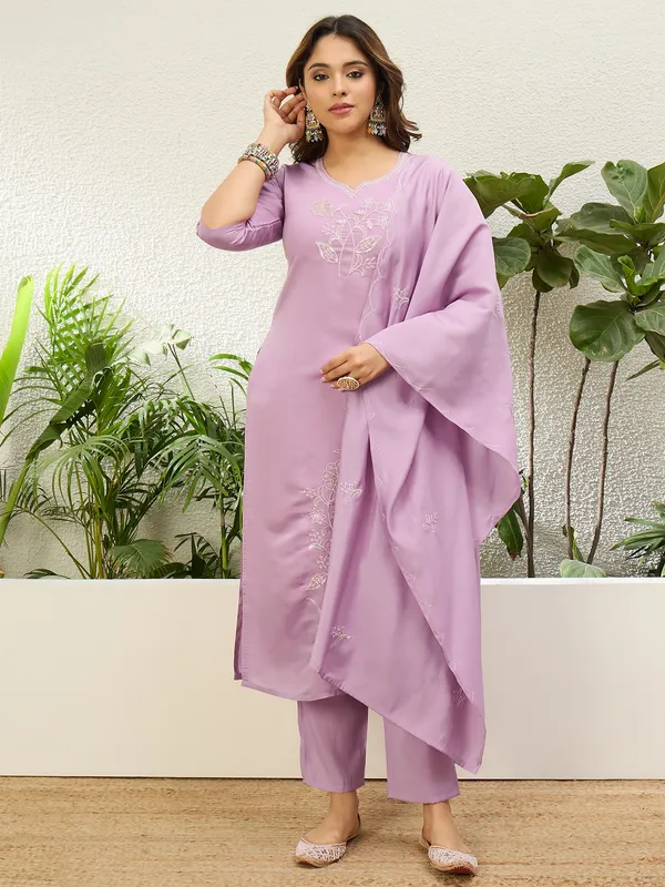Lavender_Women's_Designer_Kurta_Pant_Set_Premium_Pattern_Collection