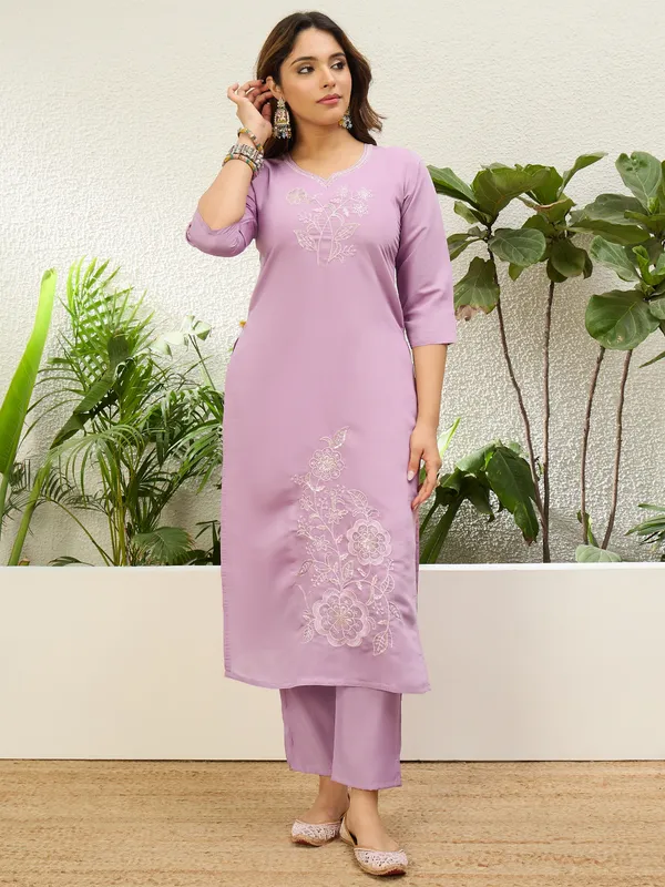 Lavender_Women's_Designer_Kurta_Pant_Set_Premium_Pattern_Collection