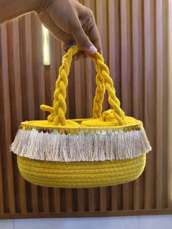 Braided_Cotton_Rope_Basket_With_Handles_And_Fringe
