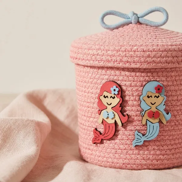 Pink_Woven_Storage_Basket_With_Mermaid_Design_And_Lid