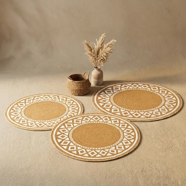 Round_Jute_Area_Rug_With_White_Geometric_Diamond_Border_Pattern