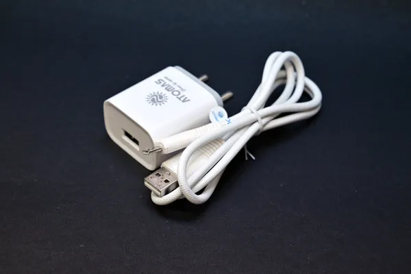 Atomas_1.5A_Usb_Wall_Charger_-_Charging_Adapter_With_Single_Micro/V8_Port