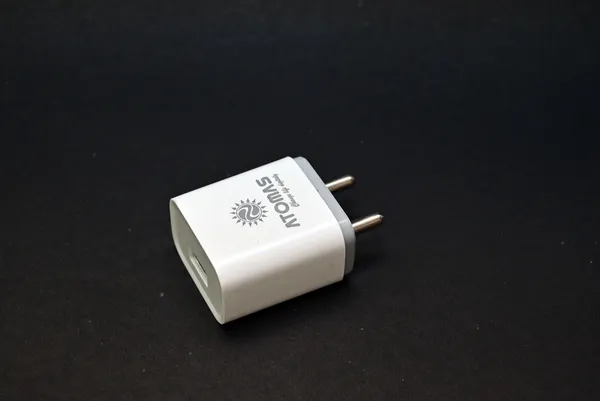 Atomas_1.5A_Usb_Wall_Charger_-_Charging_Adapter_With_Single_Micro/V8_Port