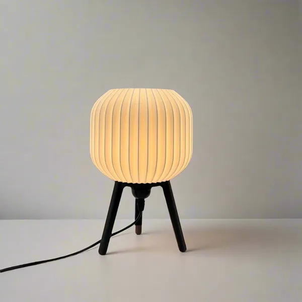 Hector_Tripod_Table_Lamp