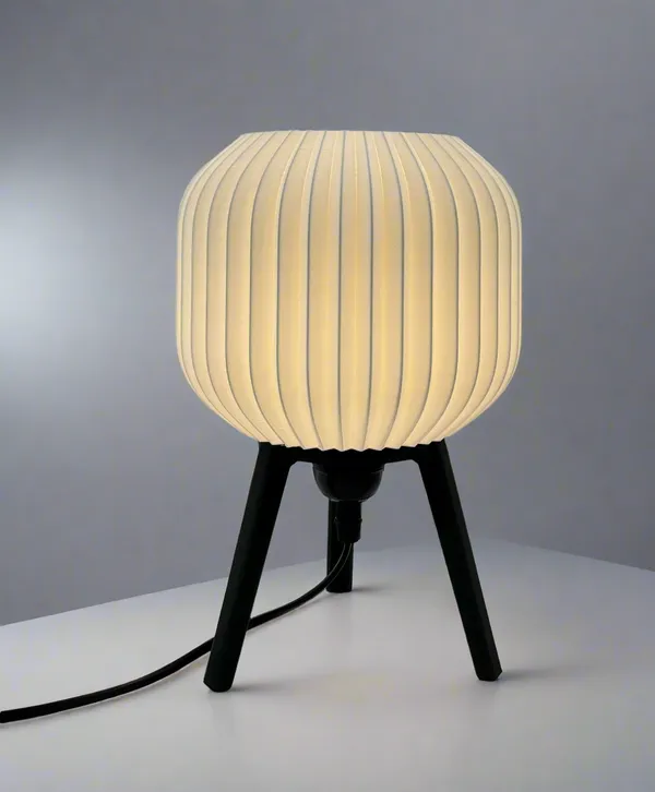 Hector_Tripod_Table_Lamp