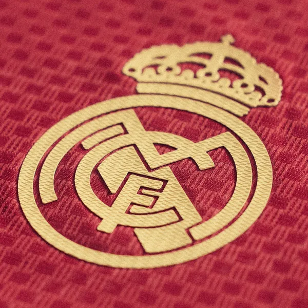 Real_Madrid_3rd_Kit_Pink_player_version