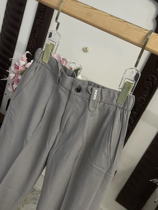 Grey_linen_Viscose_Pleated_korean_Trousers_For_Men