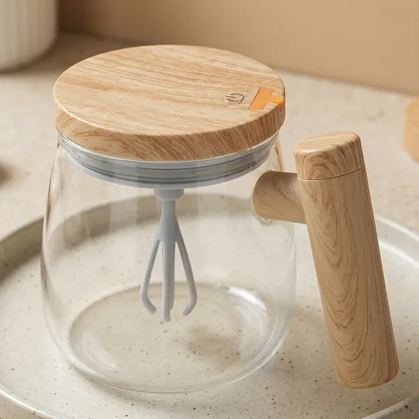 Glass_Teapot_With_Wooden_Handle_And_Built_In_Strainer